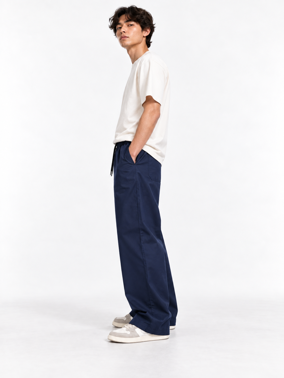 Pantalón Worker Blue look lateral con modelo