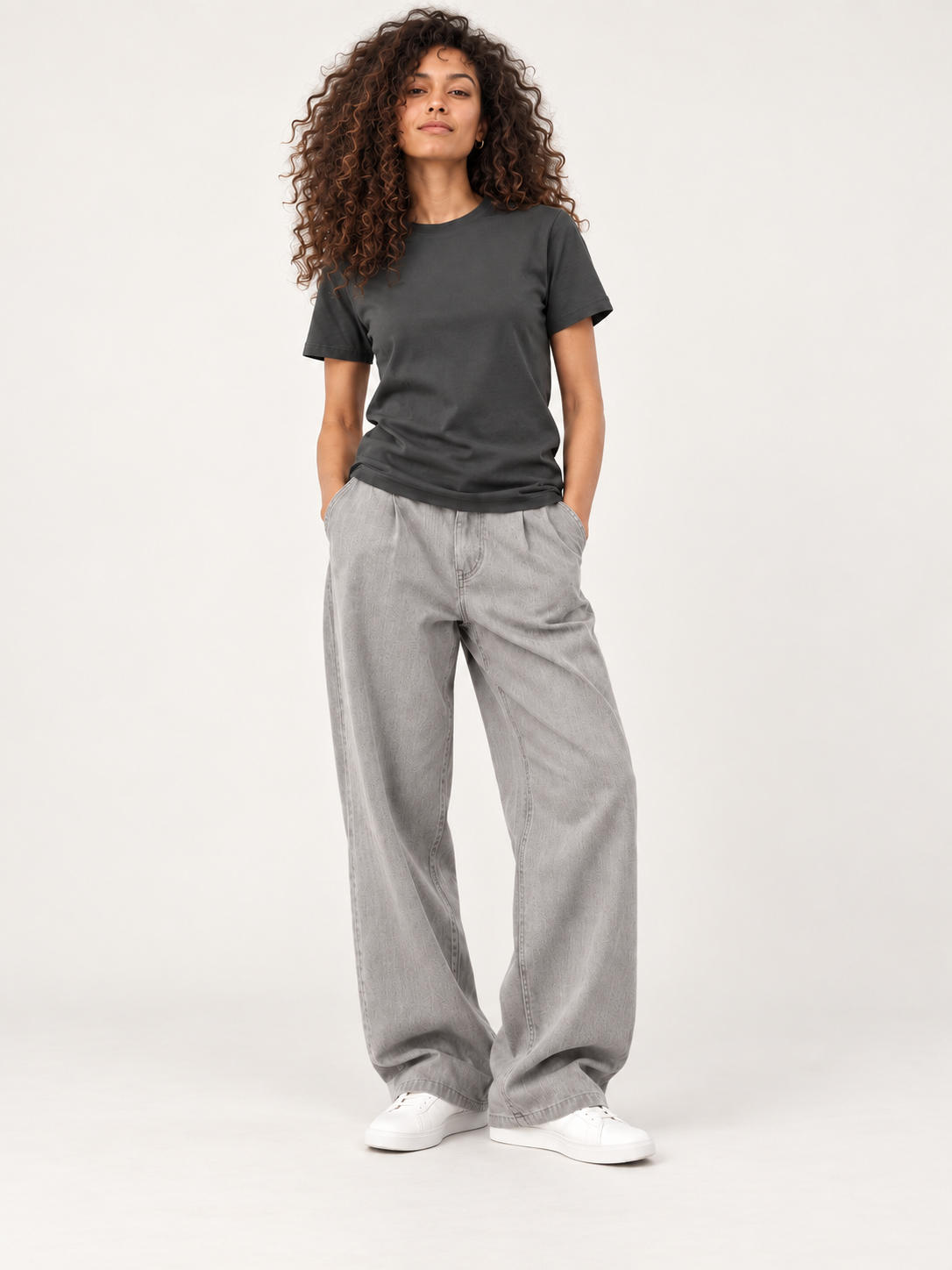 Camiseta Premium Graphite 190 g/m² en modelo vista frontal