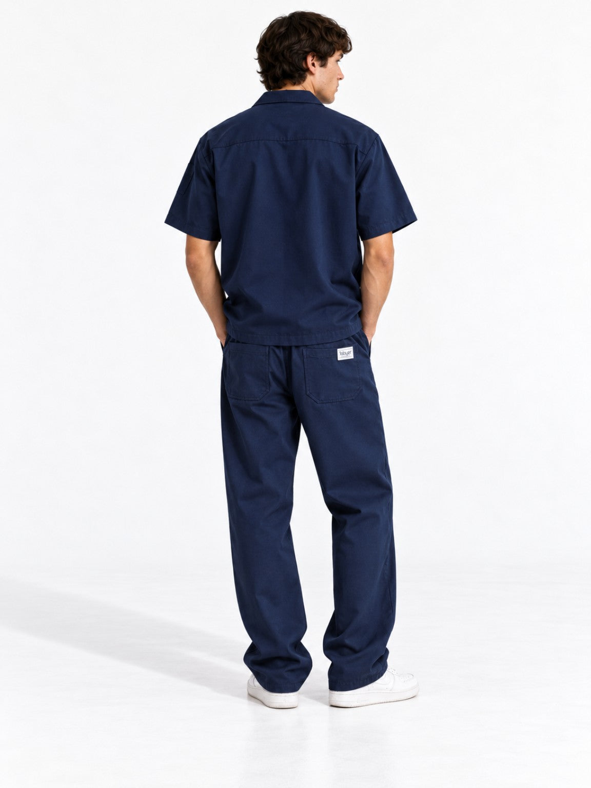 Conjunto Worker Blue de camisa y pantalón en algodón orgánico, vista trasera